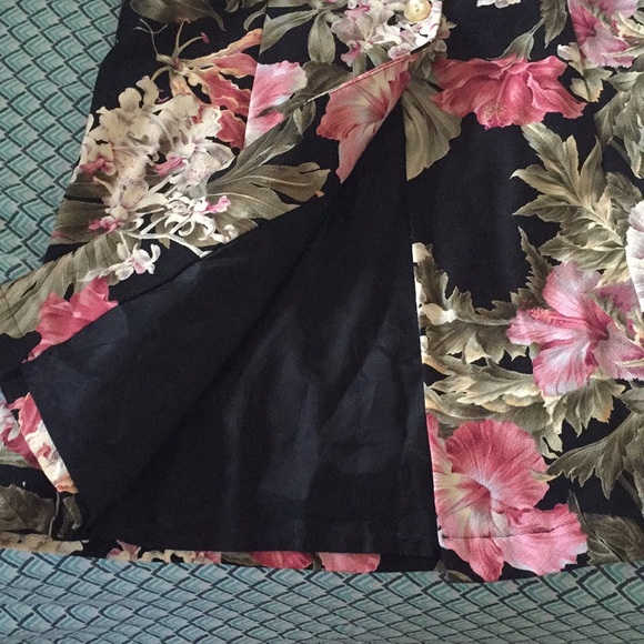 Floral Overcoat - Picture 7 of 7